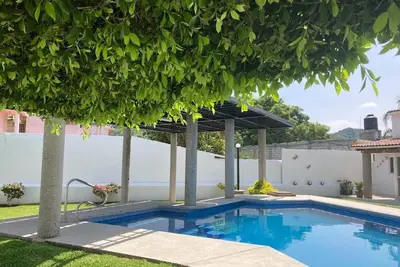 Image de Casa con alberca climatizada y vista espectacular.