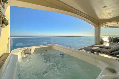 LuxuryCorner-PrivateJacuzzi-LasOlasCondo-Rosarito