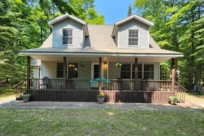 Image de By the Bay cabin retreat!