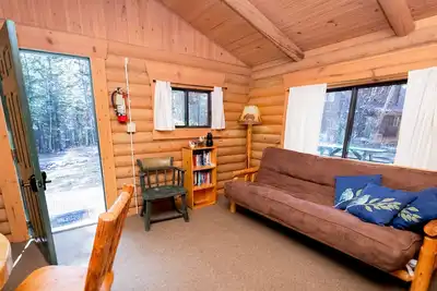 Image de Four neighboring log cabins near Flathead Lake & Glacier, great for groups