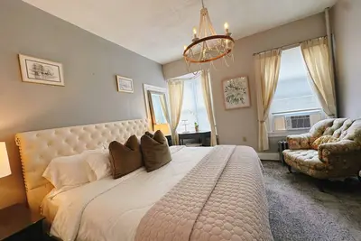 Image de Spacious 3b1b, Full Kitchen, Private Parking, Walk to Brown & Risd