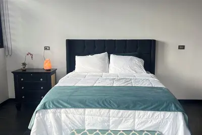 Image de 5 min from Sjo Airport Poas Volcano Alsacia  Alajuela down town \nCozy  comfy A/C