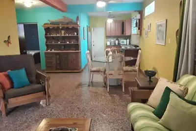 Image de 1b/1b Beach house & steps from the popular Loiza street!