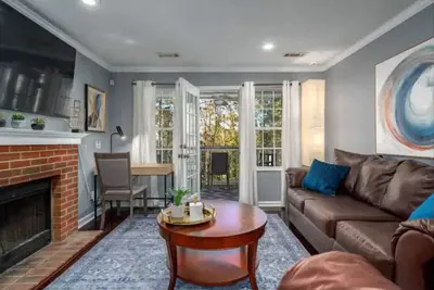 Image de Chic Condo Retreat: Private Bliss 'n Birmingham!