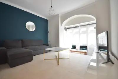 Image de First floor modern flat in Gzira, 30 second walk from Gzira/Sliema seafront