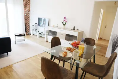 Image de Le Saint Cyrien, À 5mn de Versailles et 25mn de Paris, idéal famille & business