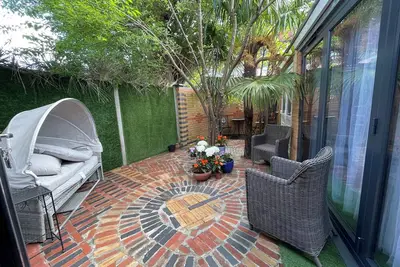 Image de Elegant 4 bedroom 4 bathroom house in Acton, West London -  Elizabeth Line near