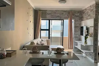 Image de Classy 2 bedroom/ 2 bathroom high security apartment with uncapped wi-fi