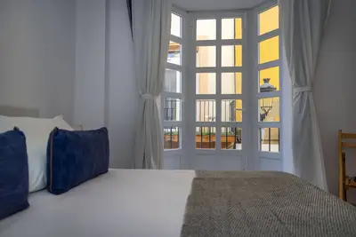 Image de Apartamento de dos Dormitorios en el Corazón del Centro de la Ciudad