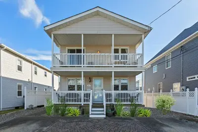 Image de Brigantine Comfort, walk to the beach or bay. Dog friendly!