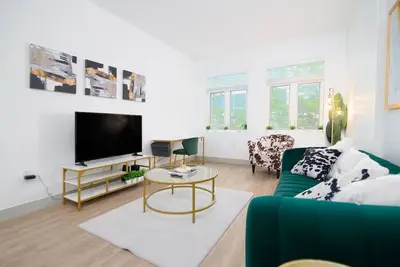 Image de Walk Everywhere - 2br Apt in Uptown