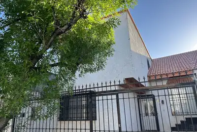 Image de Two story, 3 bedroom house in quiet neighborhood