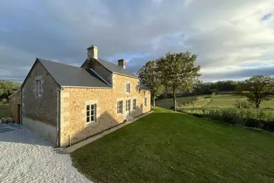 Image de Maison de Campagne en Pleine Nature, Idéale Pour les Familles