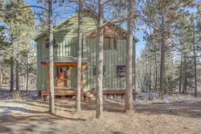 Image de Lead Home w/ Pool Access: 3 Mi to Terry Peak Mtn!