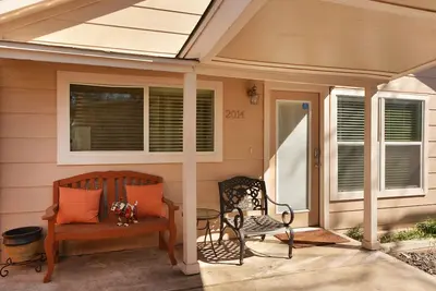 Image de Brentwood Guest House, Spacious Living Area, Fenced Yard