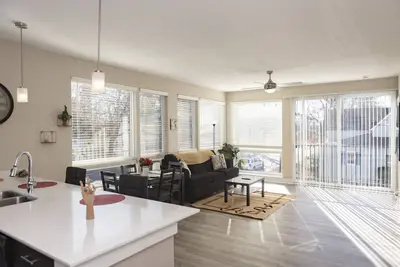 Image de Broad Ripple's Best Kept Secret 2br w/ Free Parking