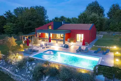 Image de Red House - Peaceful Oasis in the Nature