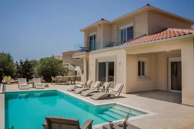 Image de Magnificent Kefalonia Villa | 3 Bedrooms | Villa Montagna & Mare | Private Pool & Stunning Sea Views | Pesada