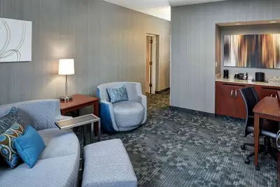 Image de Lots of Hiking Opportunities! Indoor Swimming Pool, Pet-friendly Property!