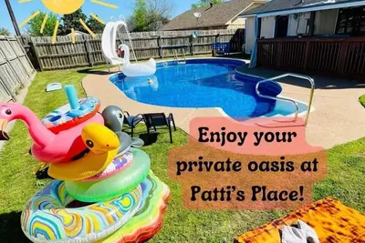 Image de Patti's Place ( Pool | Sleeps 9)!
