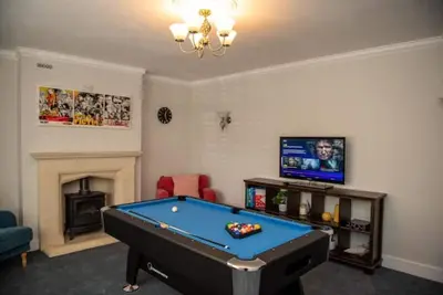 Image de Luxury spacious home near city centre & parking