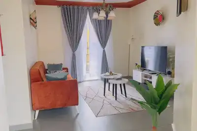 Cozy Apartment Near Acacia Mall, Unlimited Wifi, Netflix, Free Parking 2brm