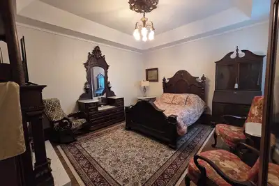 The Chandelier Bed & Breakfast \"Magmer Room\"