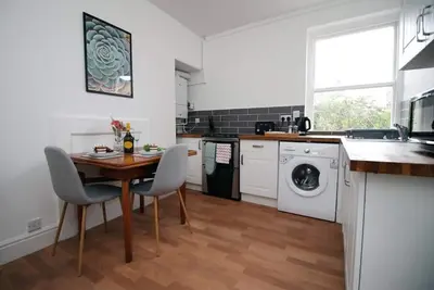 Image de Stylish 2br Getaway Near Bath's Best Spots!