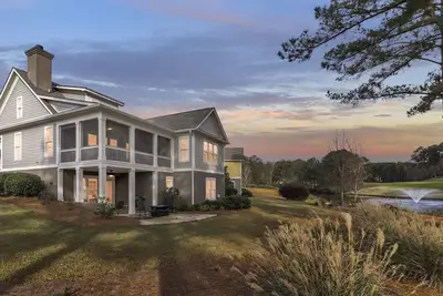 Image de Luxurious 4 King Suites|Reynolds Landing|Fire Pit|Views
