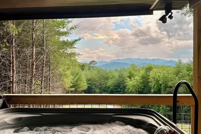 Image de Cozy mountain cabin, dog friendly, sunset views.
