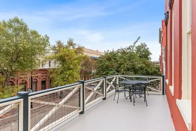 Image de 610 Franklin | 3/3 | Heart of Downtown