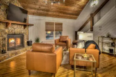 Image de Sunrise and Stardust - Hot Tub | Mountain Views | Screened Porch |