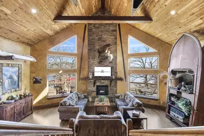 Image de Lakefront Gem w/ Gorgeous Views, Boat Slip, Air Hockey & Close to Silver Dollar City