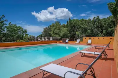 Image de Belle maison de vacances privée avec Wifi, piscine privée, Tv, patio et animaux admis