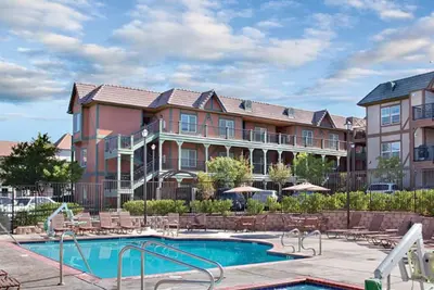Image de Cozy condo located in the heart of the Danish inspired city of Solvang.