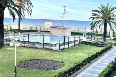 Image de Pineda 1 Vue Plage Et Piscine