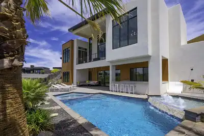 Image de Live Luxurious at Zion's Desert