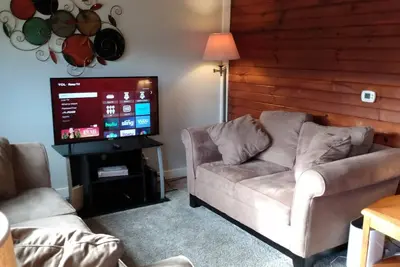 Image de 1 bed, 1 bath Central Dm by Va Hospital North of Drake University No Stairs.