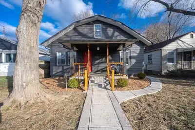 Image de Red Door Cottage of Broad Ripple: Great Location!