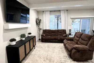 Image de Modern South Hill Getaway-close proximity to all of Spokane! Full amenities.