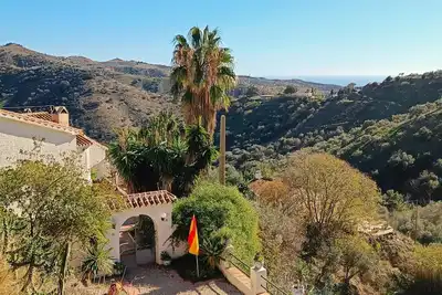 Image de Beautiful Andalusian farm with sea and mountain view. Only 30 min from Malaga