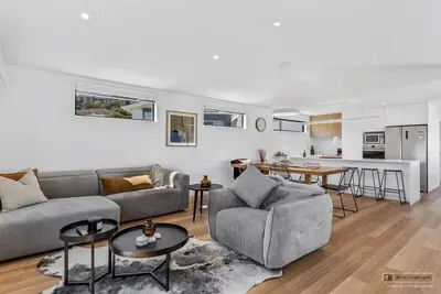 Image de \"Mountain View Villa\" Newly Built - 10 min to Cbd