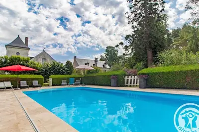 Image de Maison de Charme avec Piscine Chauffée à 300m de la Loire, Proche Saumur et Sites Unesco