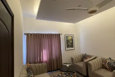 Image de 5 bed room comfortable stay in F-10 islamabad