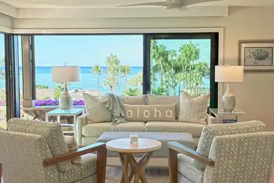 Image de Panoramic Ocean Views! Remodeled/Redecorated! Very Pretty Corner Ground Floor 2 bedroom/2 bath