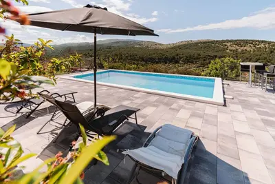 Image de Superbe maison de 2 chambres à Sibenik