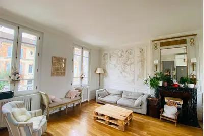 Image de Appartement Très Lumineux et Familial 95 m2, 5 min à pied de la Gare Rive Droite