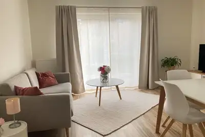 Image de cosy modern apartment for two with patio