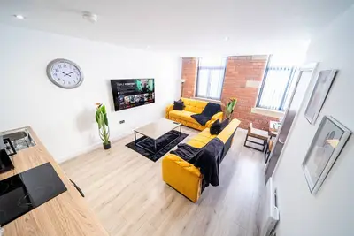 Image de Confort-Appartement-Salle de bain privée séparée-Vue sur Rue-Free Street Park. . .