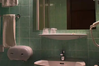 Image de Mehrbettzimmer mit Dusche, Wc - Alpenzeit